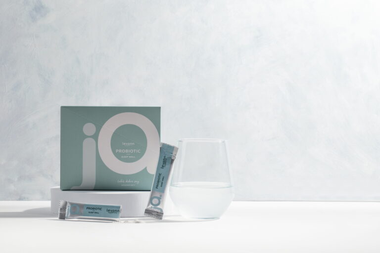 Jak wybrać suplementy, które pomogą ukoić nerwy i poprawić jakość snu?